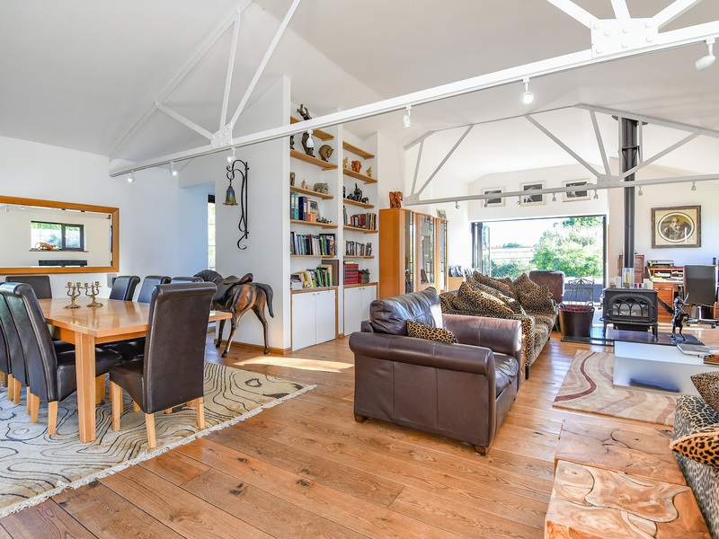 4 Bed Equestrian For Sale in Horsham